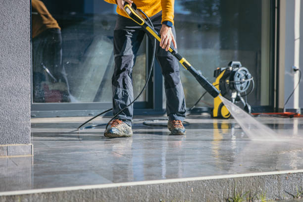 Best Fence Cleaning  in Dade City, FL